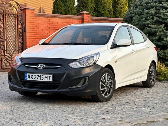 Белый Хендай Акцент, объемом двигателя 1.6 л и пробегом 112 тыс. км за 5700 $, фото 1 на Automoto.ua