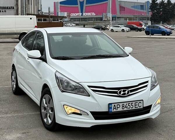 Белый Хендай Акцент, объемом двигателя 1.4 л и пробегом 41 тыс. км за 13000 $, фото 1 на Automoto.ua