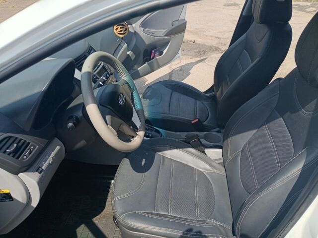 Белый Хендай Акцент, объемом двигателя 1.6 л и пробегом 0 тыс. км за 8300 $, фото 1 на Automoto.ua