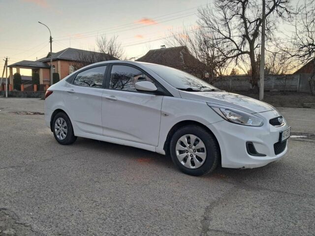 Белый Хендай Акцент, объемом двигателя 1.4 л и пробегом 195 тыс. км за 6900 $, фото 1 на Automoto.ua