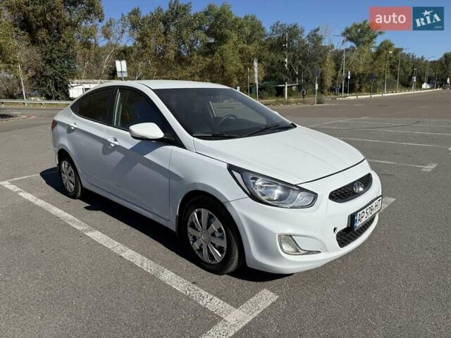 Білий Хендай Акцент, об'ємом двигуна 1.37 л та пробігом 280 тис. км за 6400 $, фото 1 на Automoto.ua