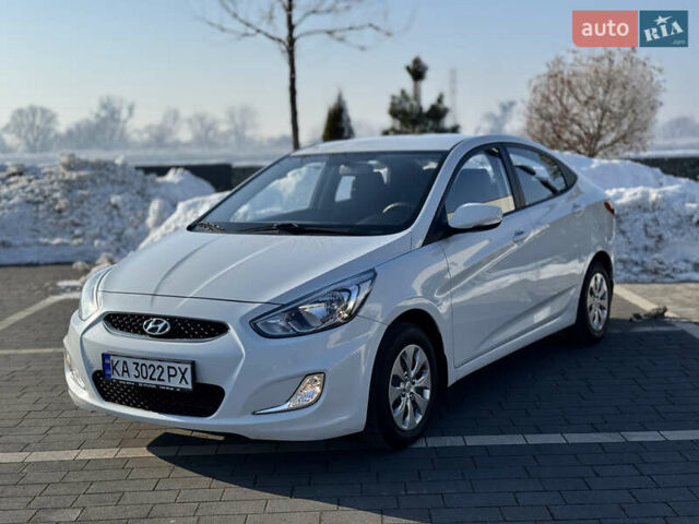 Белый Хендай Акцент, объемом двигателя 1.37 л и пробегом 100 тыс. км за 8900 $, фото 1 на Automoto.ua