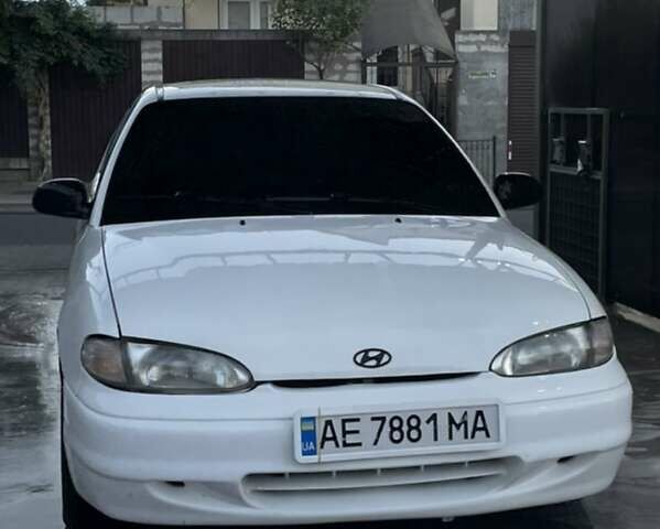 Білий Хендай Акцент, об'ємом двигуна 1.3 л та пробігом 450 тис. км за 1700 $, фото 1 на Automoto.ua