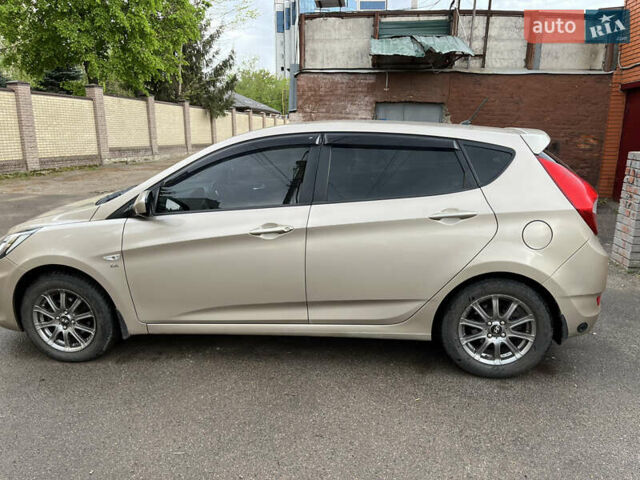 Бежевий Хендай Акцент, об'ємом двигуна 1.6 л та пробігом 147 тис. км за 9000 $, фото 1 на Automoto.ua