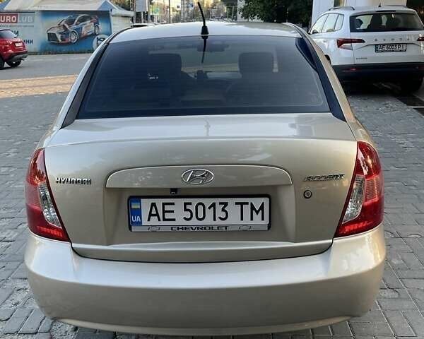 Бежевий Хендай Акцент, об'ємом двигуна 1.4 л та пробігом 160 тис. км за 4900 $, фото 1 на Automoto.ua