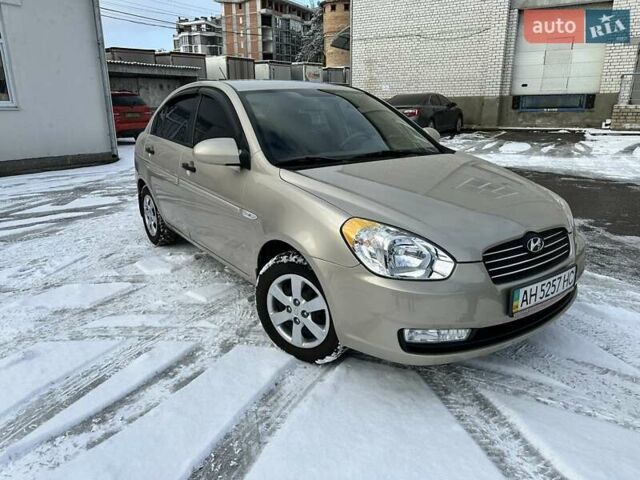 Бежевый Хендай Акцент, объемом двигателя 1.4 л и пробегом 113 тыс. км за 5900 $, фото 1 на Automoto.ua