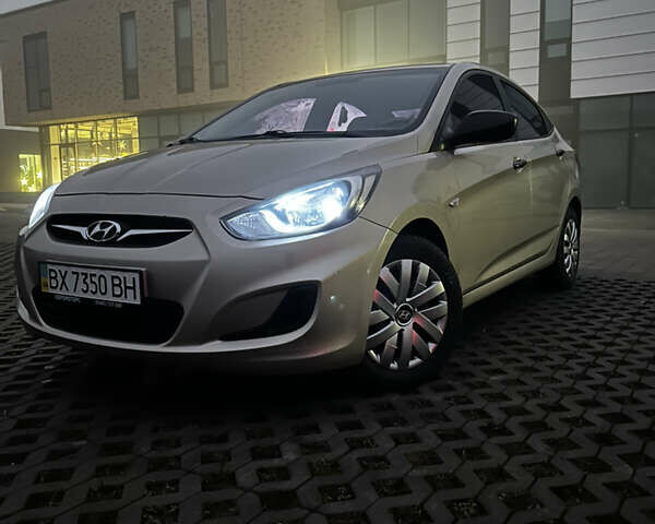 Бежевый Хендай Акцент, объемом двигателя 1.4 л и пробегом 176 тыс. км за 7000 $, фото 1 на Automoto.ua