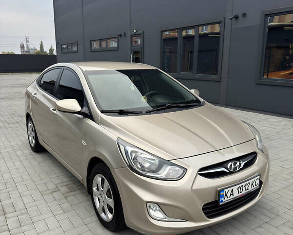 Хендай Акцент 2012 в Киеве на Automoto.ua Бежевый Хендай Акцент, объемом двигателя 1.4 л и пробегом 225 тыс. км за 7600 $, фото 1 на Automoto.ua
