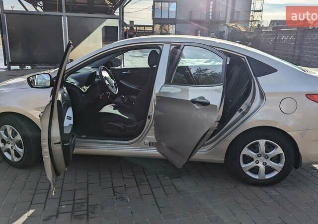 Бежевий Хендай Акцент, об'ємом двигуна 1.4 л та пробігом 90 тис. км за 7900 $, фото 1 на Automoto.ua