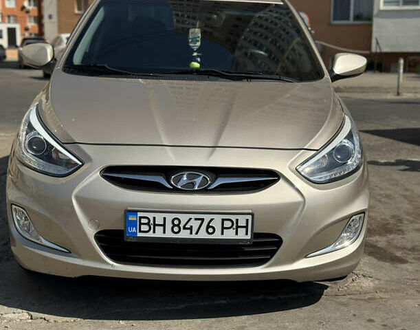 Бежевый Хендай Акцент, объемом двигателя 1.4 л и пробегом 180 тыс. км за 8000 $, фото 1 на Automoto.ua