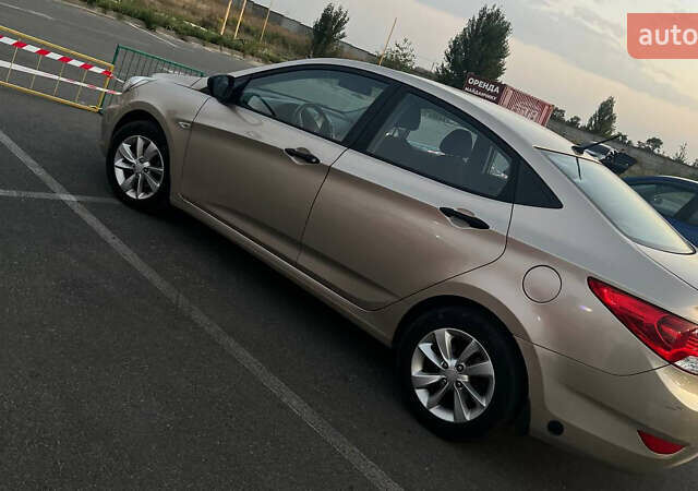 Бежевий Хендай Акцент, об'ємом двигуна 1.4 л та пробігом 240 тис. км за 6450 $, фото 1 на Automoto.ua