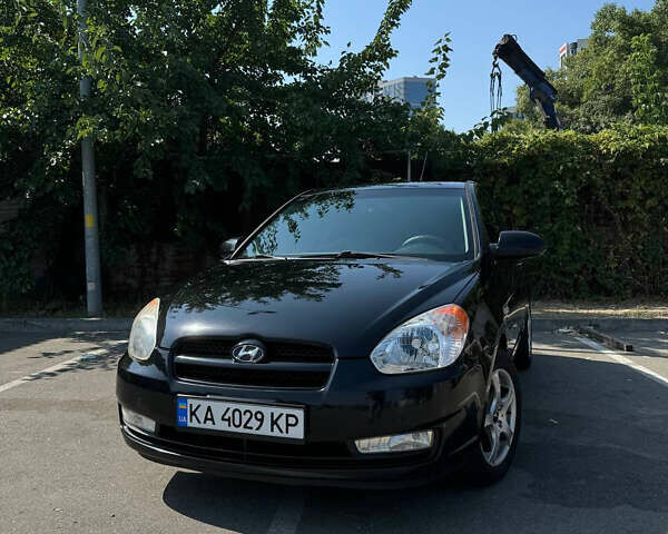 Черный Хендай Акцент, объемом двигателя 1.4 л и пробегом 171 тыс. км за 4900 $, фото 1 на Automoto.ua