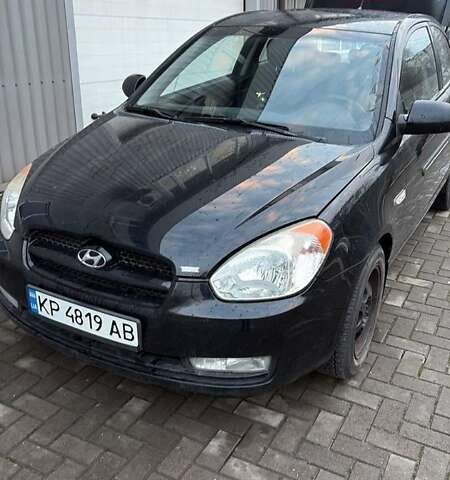 Черный Хендай Акцент, объемом двигателя 1.6 л и пробегом 198 тыс. км за 4200 $, фото 1 на Automoto.ua