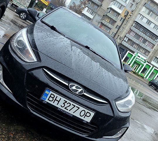 Черный Хендай Акцент, объемом двигателя 1.6 л и пробегом 112 тыс. км за 9000 $, фото 1 на Automoto.ua