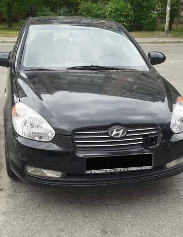 Черный Хендай Акцент, объемом двигателя 1.6 л и пробегом 196 тыс. км за 1800 $, фото 1 на Automoto.ua