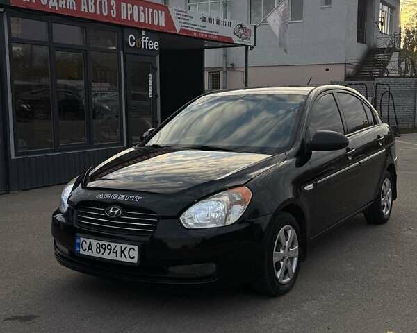 Черный Хендай Акцент, объемом двигателя 1.4 л и пробегом 211 тыс. км за 5400 $, фото 1 на Automoto.ua