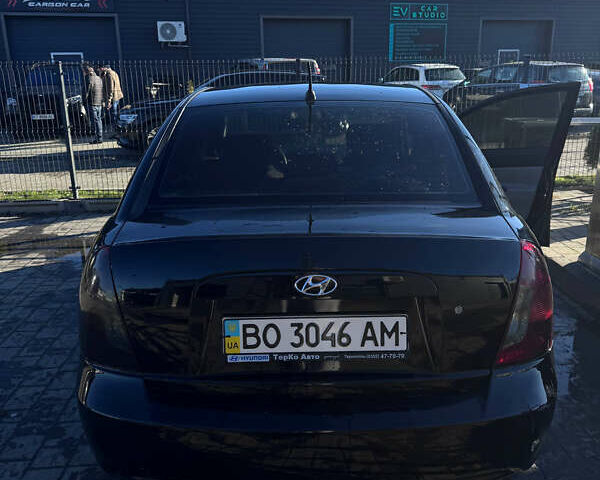 Черный Хендай Акцент, объемом двигателя 1.4 л и пробегом 210 тыс. км за 4050 $, фото 1 на Automoto.ua