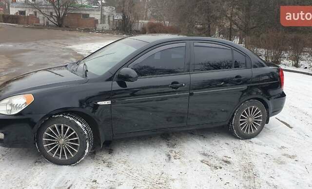 Черный Хендай Акцент, объемом двигателя 1.6 л и пробегом 180 тыс. км за 5200 $, фото 1 на Automoto.ua