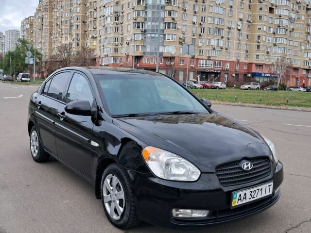 Черный Хендай Акцент, объемом двигателя 1.6 л и пробегом 182 тыс. км за 5200 $, фото 1 на Automoto.ua