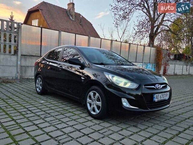 Хендай Акцент 2011 у Києві на Automoto.ua Чорний Хендай Акцент, об'ємом двигуна 1.6 л та пробігом 114 тис. км за 7999 $, фото 1 на Automoto.ua