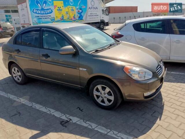 Коричневый Хендай Акцент, объемом двигателя 1.4 л и пробегом 100 тыс. км за 5499 $, фото 1 на Automoto.ua