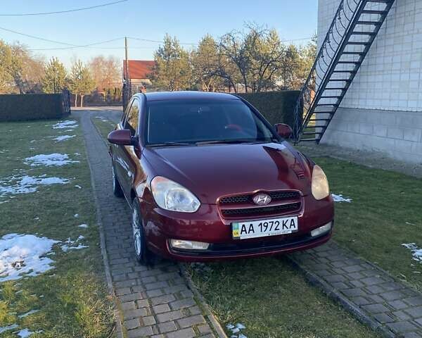 Красный Хендай Акцент, объемом двигателя 1.4 л и пробегом 300 тыс. км за 2800 $, фото 1 на Automoto.ua