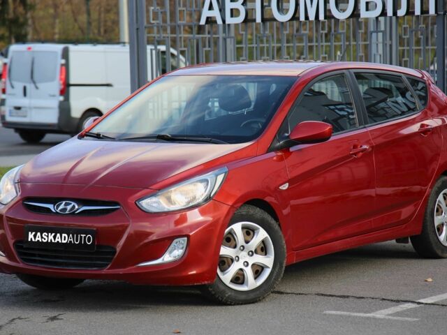 Красный Хендай Акцент, объемом двигателя 1.4 л и пробегом 160 тыс. км за 7600 $, фото 1 на Automoto.ua