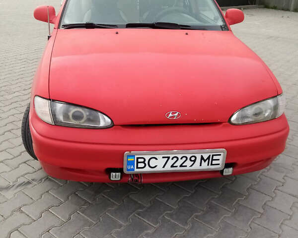 Красный Хендай Акцент, объемом двигателя 1.3 л и пробегом 250 тыс. км за 2300 $, фото 1 на Automoto.ua