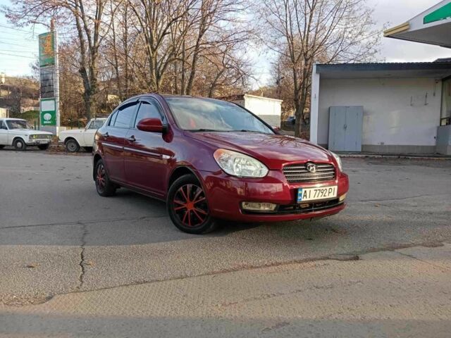 Красный Хендай Акцент, объемом двигателя 1.6 л и пробегом 255 тыс. км за 5600 $, фото 1 на Automoto.ua