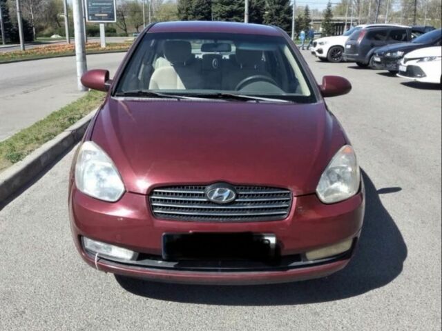 Красный Хендай Акцент, объемом двигателя 1.4 л и пробегом 250 тыс. км за 4200 $, фото 1 на Automoto.ua