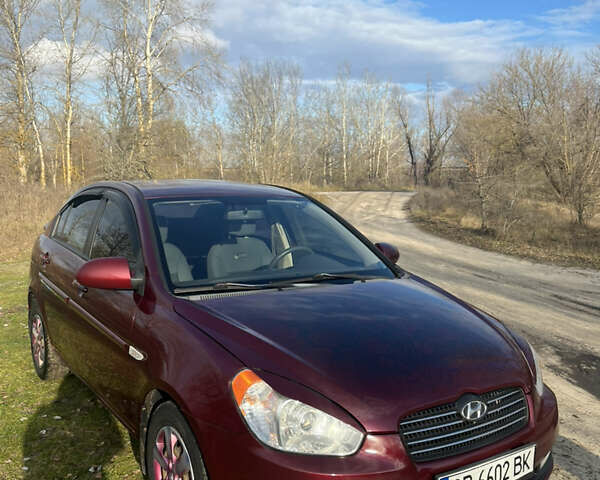 Червоний Хендай Акцент, об'ємом двигуна 1.6 л та пробігом 266 тис. км за 5500 $, фото 1 на Automoto.ua
