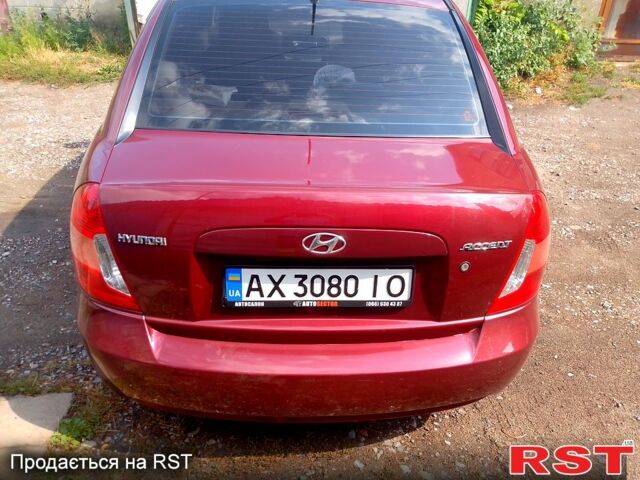 Красный Хендай Акцент, объемом двигателя 1.4 л и пробегом 232 тыс. км за 5000 $, фото 1 на Automoto.ua
