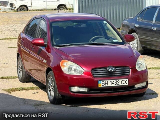 Красный Хендай Акцент, объемом двигателя 1.6 л и пробегом 230 тыс. км за 5800 $, фото 1 на Automoto.ua