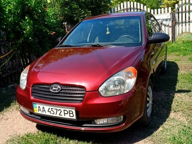 Красный Хендай Акцент, объемом двигателя 1.5 л и пробегом 225 тыс. км за 4600 $, фото 1 на Automoto.ua