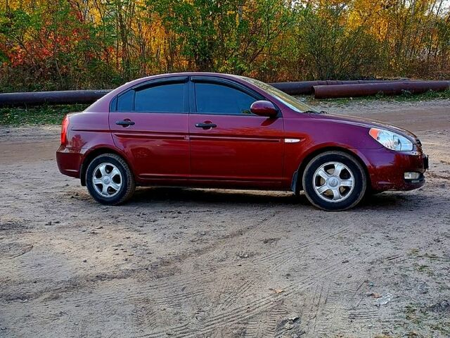 Червоний Хендай Акцент, об'ємом двигуна 1.5 л та пробігом 145 тис. км за 6150 $, фото 1 на Automoto.ua