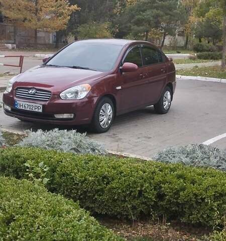 Красный Хендай Акцент, объемом двигателя 1.6 л и пробегом 212 тыс. км за 5700 $, фото 1 на Automoto.ua