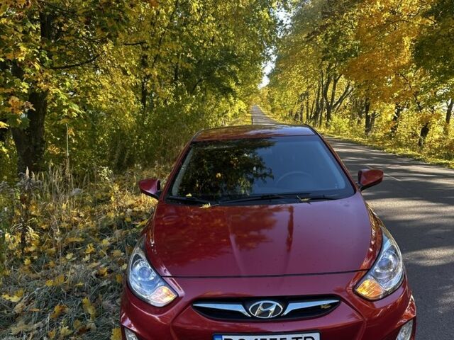 Красный Хендай Акцент, объемом двигателя 1.4 л и пробегом 35 тыс. км за 7500 $, фото 1 на Automoto.ua