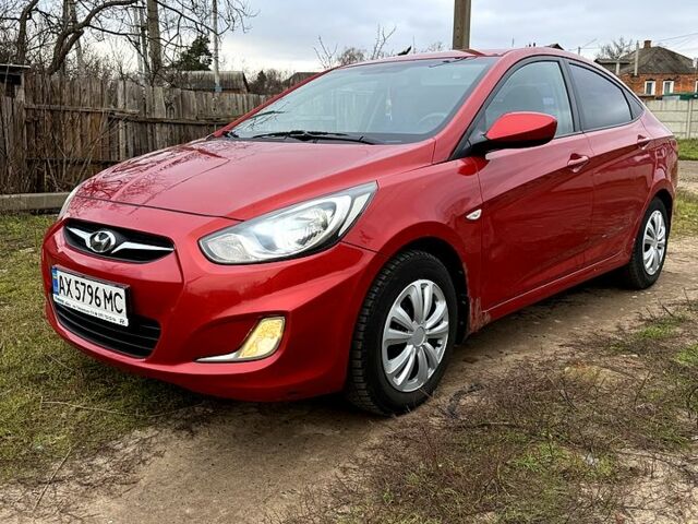 Красный Хендай Акцент, объемом двигателя 1.4 л и пробегом 133 тыс. км за 4500 $, фото 1 на Automoto.ua