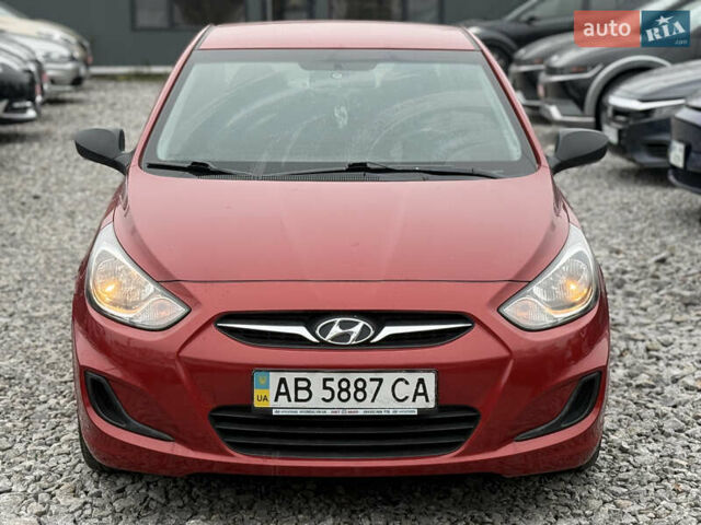 Красный Хендай Акцент, объемом двигателя 1.4 л и пробегом 172 тыс. км за 6800 $, фото 1 на Automoto.ua