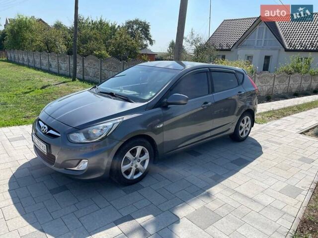 Сірий Хендай Акцент, об'ємом двигуна 1.4 л та пробігом 260 тис. км за 7200 $, фото 1 на Automoto.ua