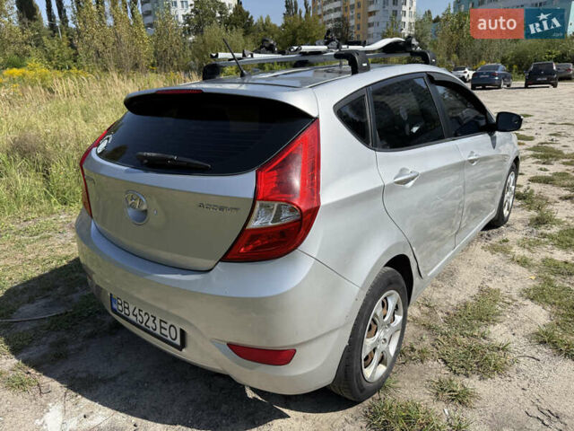 Серый Хендай Акцент, объемом двигателя 1.4 л и пробегом 205 тыс. км за 6500 $, фото 1 на Automoto.ua