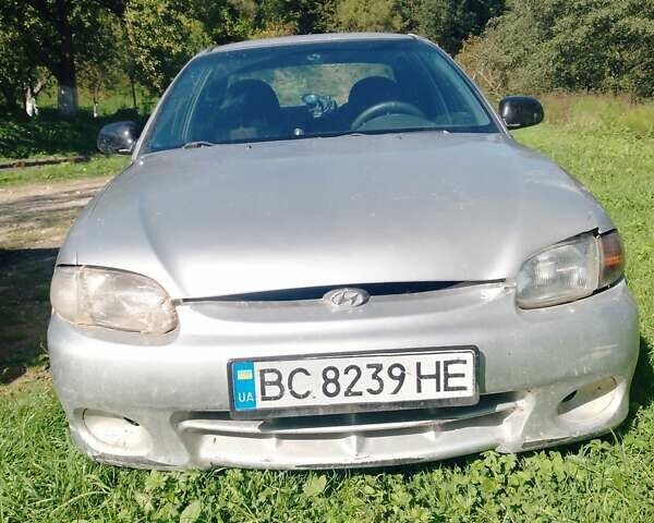 Сірий Хендай Акцент, об'ємом двигуна 1.5 л та пробігом 300 тис. км за 600 $, фото 1 на Automoto.ua
