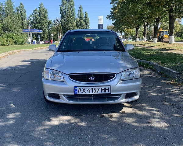 Серый Хендай Акцент, объемом двигателя 1.5 л и пробегом 1 тыс. км за 3500 $, фото 1 на Automoto.ua