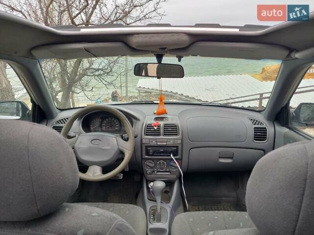 Сірий Хендай Акцент, об'ємом двигуна 1.3 л та пробігом 188 тис. км за 3000 $, фото 1 на Automoto.ua