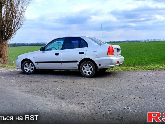 Хендай Акцент 2004 в Новомосковске на Automoto.ua Серый Хендай Акцент, объемом двигателя 1.5 л и пробегом 220 тыс. км за 4000 $, фото 1 на Automoto.ua