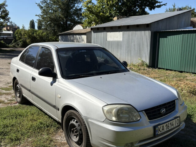 Сірий Хендай Акцент, об'ємом двигуна 1.45 л та пробігом 279 тис. км за 1600 $, фото 1 на Automoto.ua