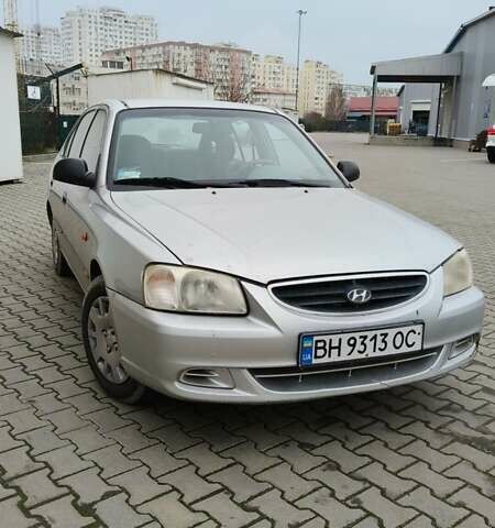 Сірий Хендай Акцент, об'ємом двигуна 1.5 л та пробігом 372 тис. км за 3000 $, фото 1 на Automoto.ua