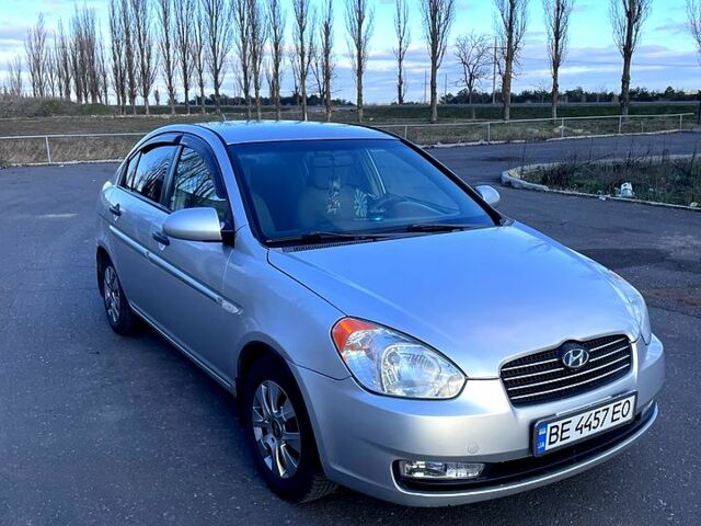 Серый Хендай Акцент, объемом двигателя 1.4 л и пробегом 257 тыс. км за 4300 $, фото 1 на Automoto.ua