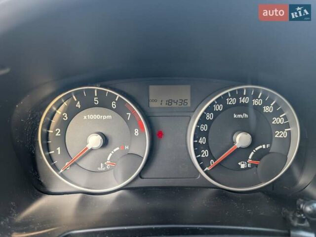 Серый Хендай Акцент, объемом двигателя 1.4 л и пробегом 118 тыс. км за 5000 $, фото 1 на Automoto.ua
