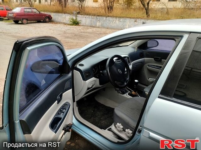 Сірий Хендай Акцент, об'ємом двигуна 1.6 л та пробігом 142 тис. км за 4700 $, фото 1 на Automoto.ua